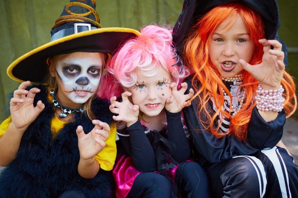Read more about the article Send børnene afsted til et halloweenevent i farverigt børnetøj med accessories